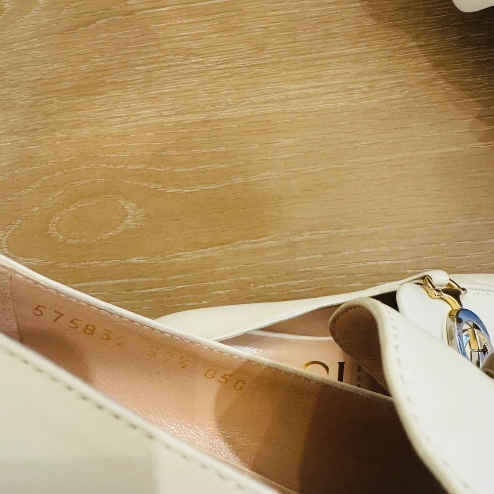 Gucci Women's Ivory Loafers with Gold Detailing - Picture 8 of 9